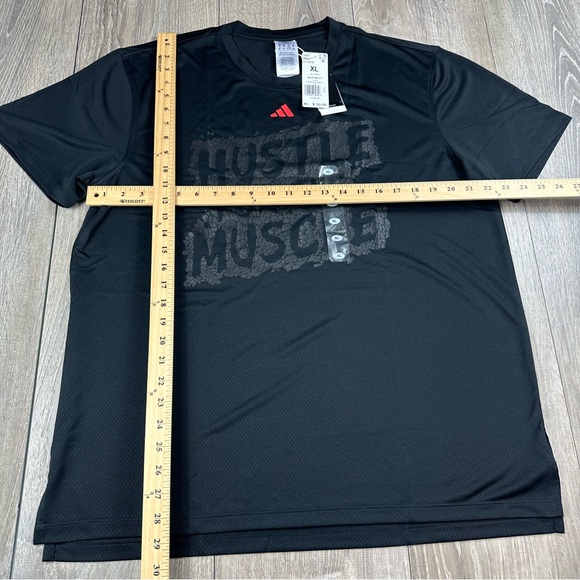 Men’s Adidas Aeroready Sz XL Hustle For The Muscle Training Shirt Black. HT3016. - Picture 2 of 8